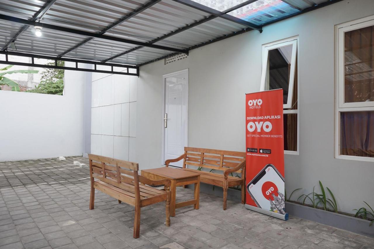 Vaccinated Staff - OYO 90033 DeHome Family Melati Exterior foto