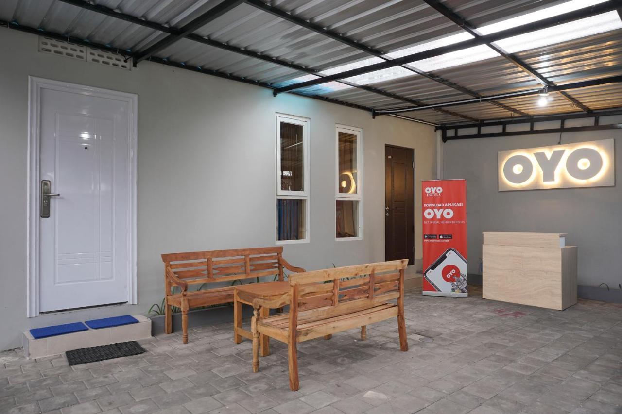 Vaccinated Staff - OYO 90033 DeHome Family Melati Exterior foto
