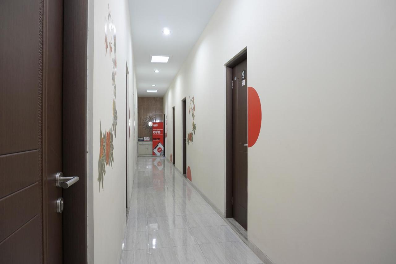 Vaccinated Staff - OYO 90033 DeHome Family Melati Exterior foto